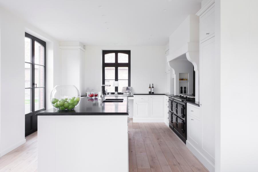 Woning warm landelijk interieur keuken wit