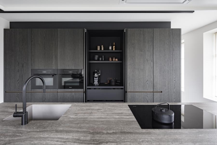 waeles interieur high-end puur maatwerk diksmuide meubilair fineer eik